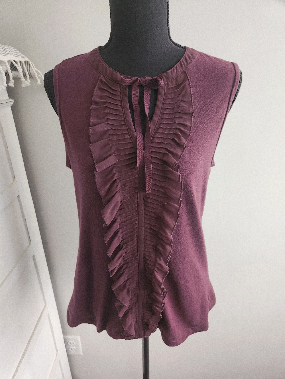 LOFT SLEEVELESS RUFFLE TOP